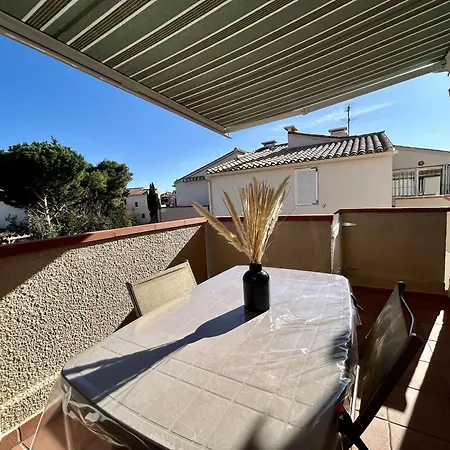 Apartment 2 Pieces Mezzanine Climatise Avec Terrasse - 450m De La Plage, Parking Inclus, Cyprien - Fr-1-225d-149 *